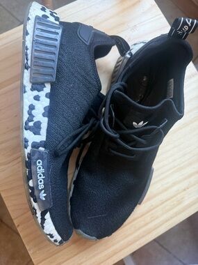 adidas Black Athletic Sneakers with Black-and-White Patterned Midsole